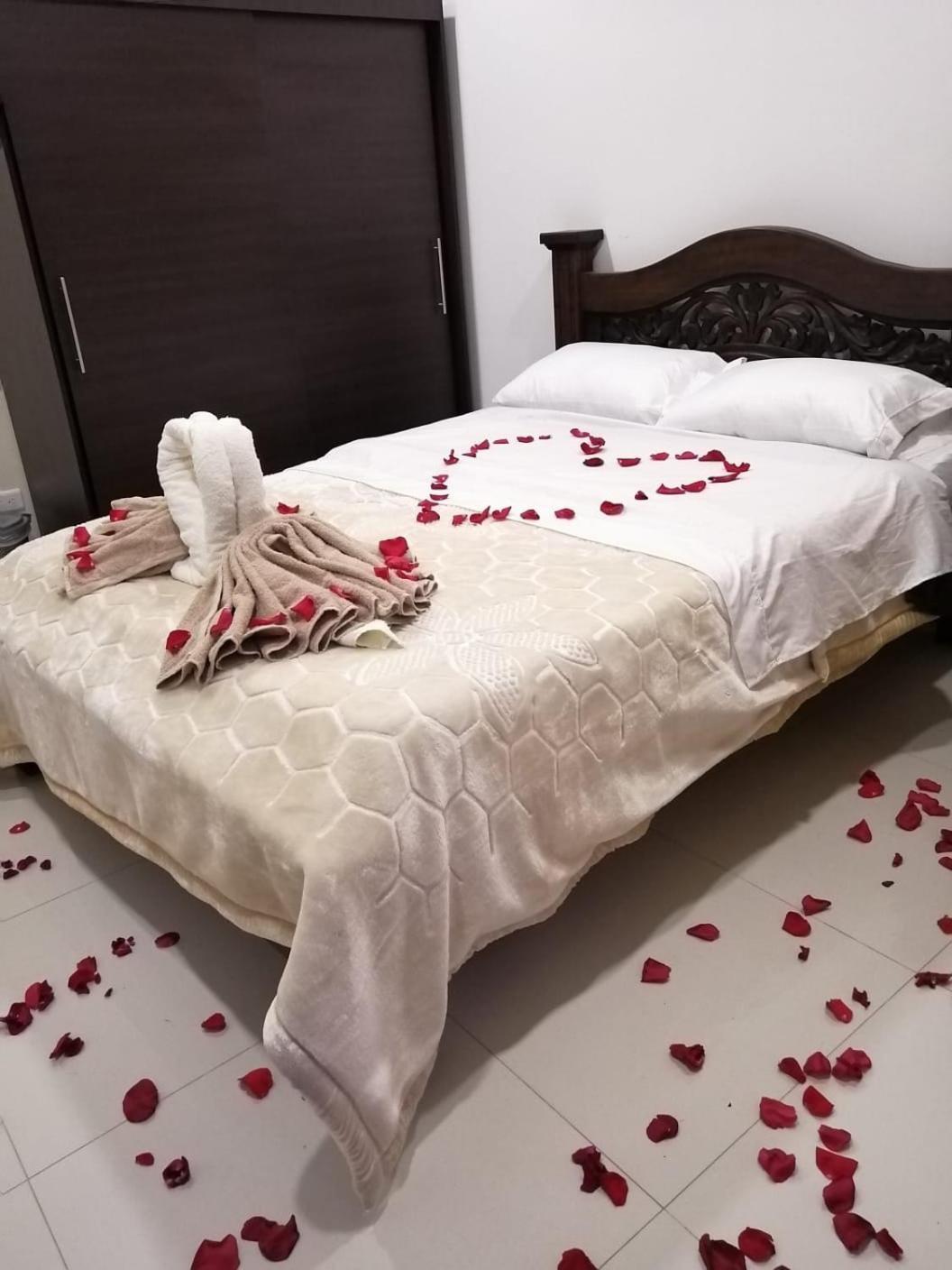 טונחה Hotel El Monarca מראה חיצוני תמונה